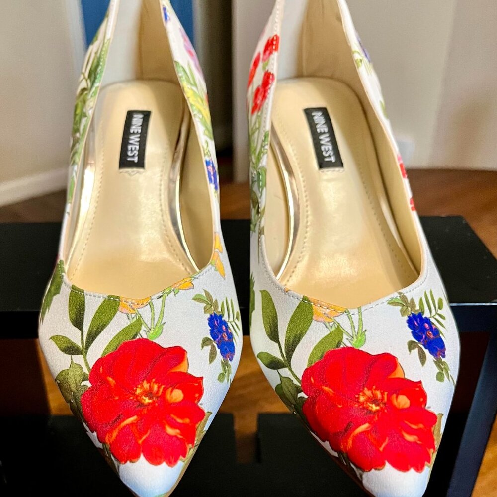 Nine West Women's Ariella Pumps in White Floral Print with Kitten Heels Size 6.5 - Picture 5 of 6